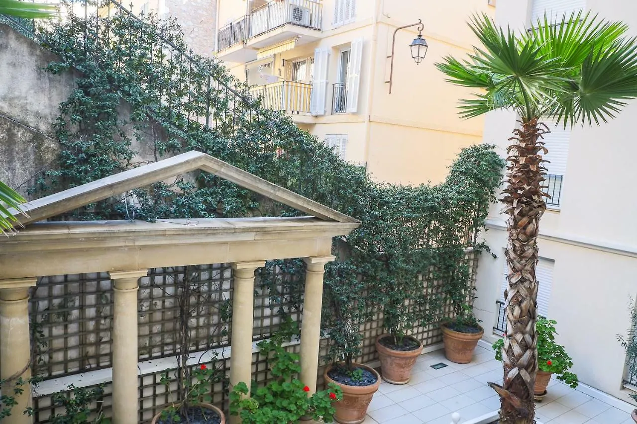 Cannes Palazzio 0*,  フランス